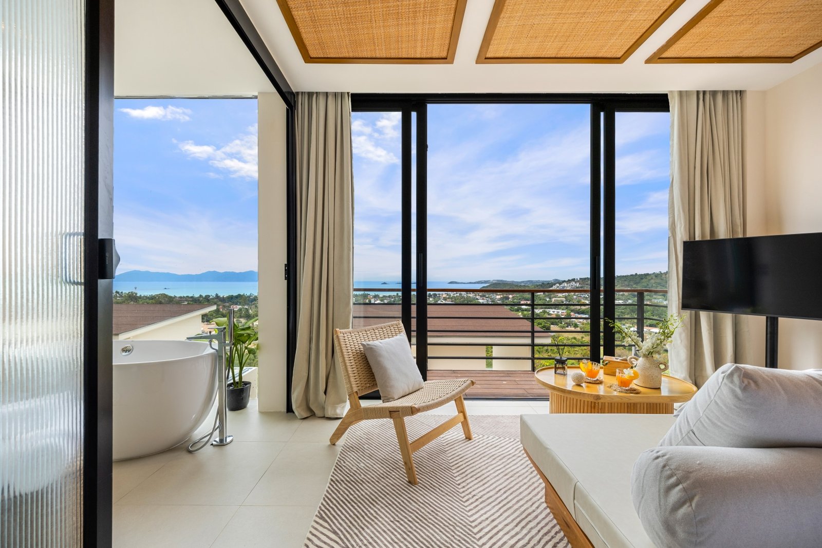 Bathtub corner with a view